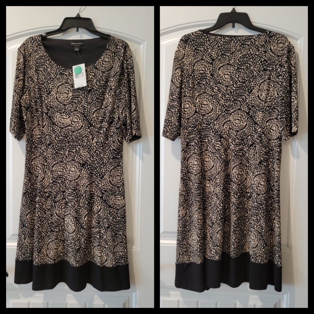 🆕️Connected Apparel zinnia floral dress 16